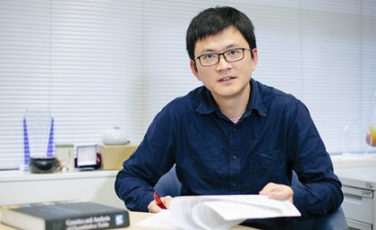 Professor Jian Yang is using enormous genetic datasets to pinpoint genes Professor Jian Yang is using enormous genetic datasets to pinpoint genes